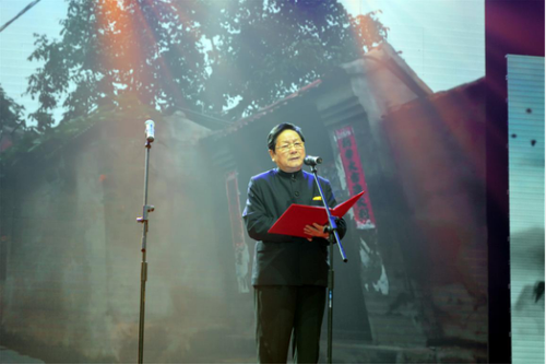 曹灿老师现场朗诵