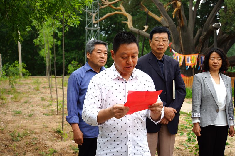 插图5：密云区文联书画院院长谷宝荣代表画家发言