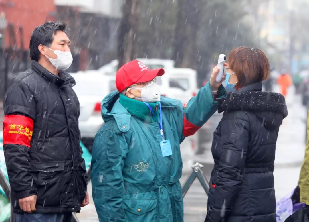 风雪中的坚守