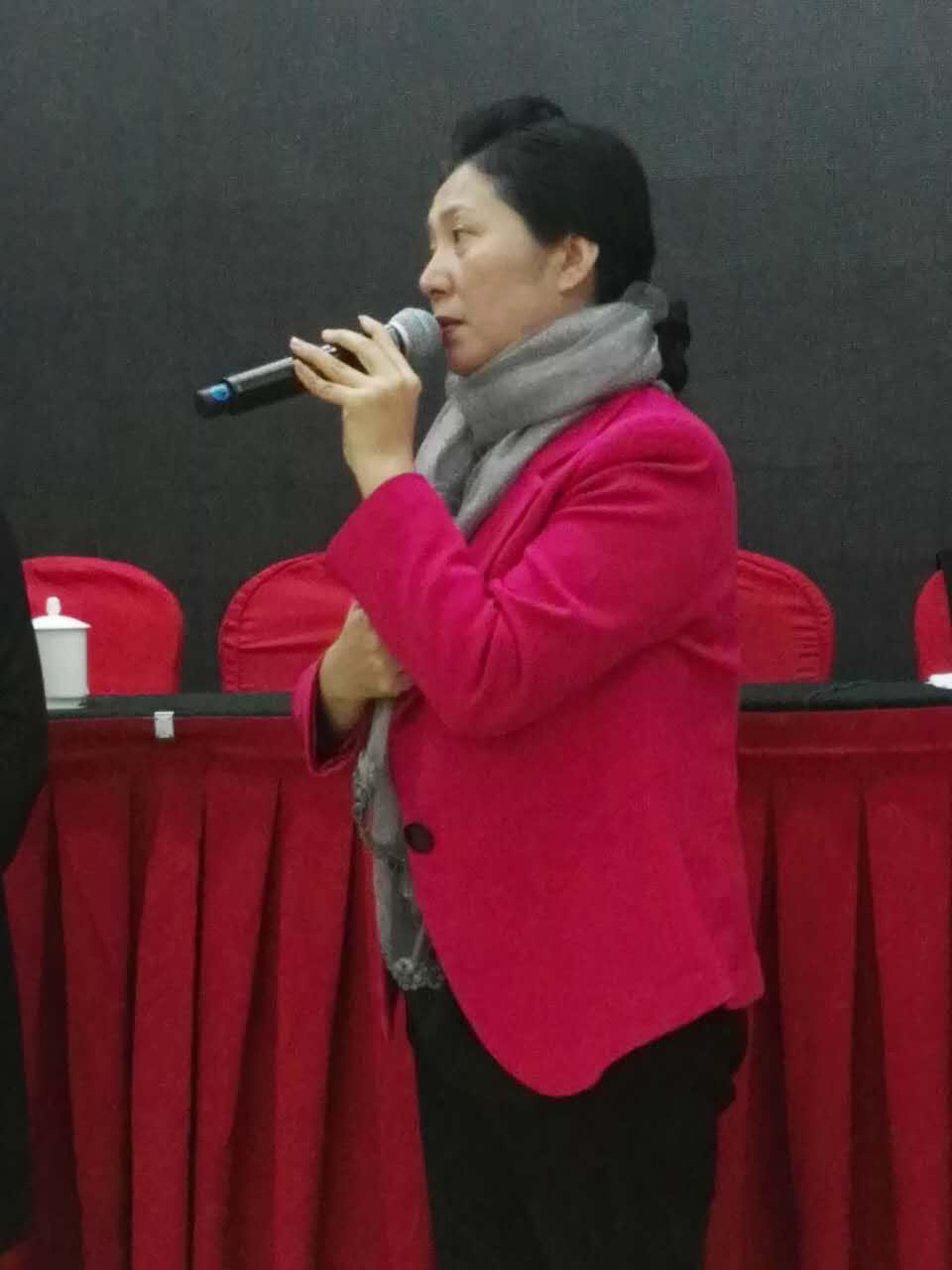 高闯老师在讲课