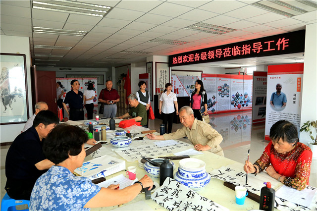 参观苏庄三里社区 (3)