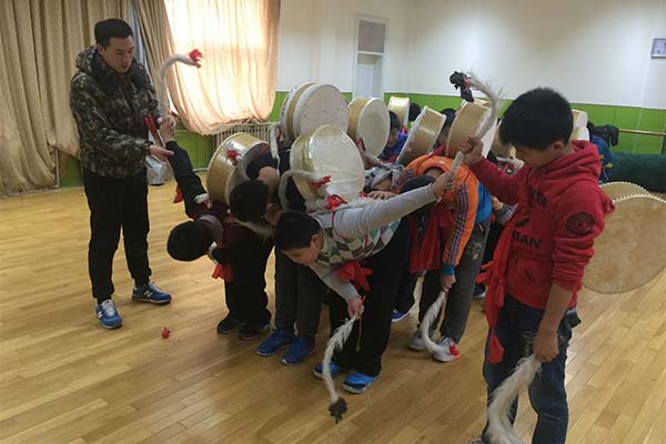 林宝石老师以牦牛形象进行动作创编 林宝石老师以牦牛形象进行动作创编