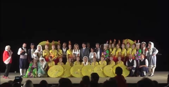 朝阳区舞协高娃舞蹈团队参加欧洲文化交流赢得赞誉摄影:袁晓霞 朝阳区舞协高娃舞蹈团队参加欧洲文化交流赢得赞誉摄影:袁晓霞